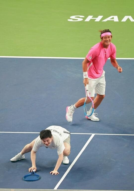 意大利网球队碾压法国网球队，费德勒完成帽子戏法的简单介绍