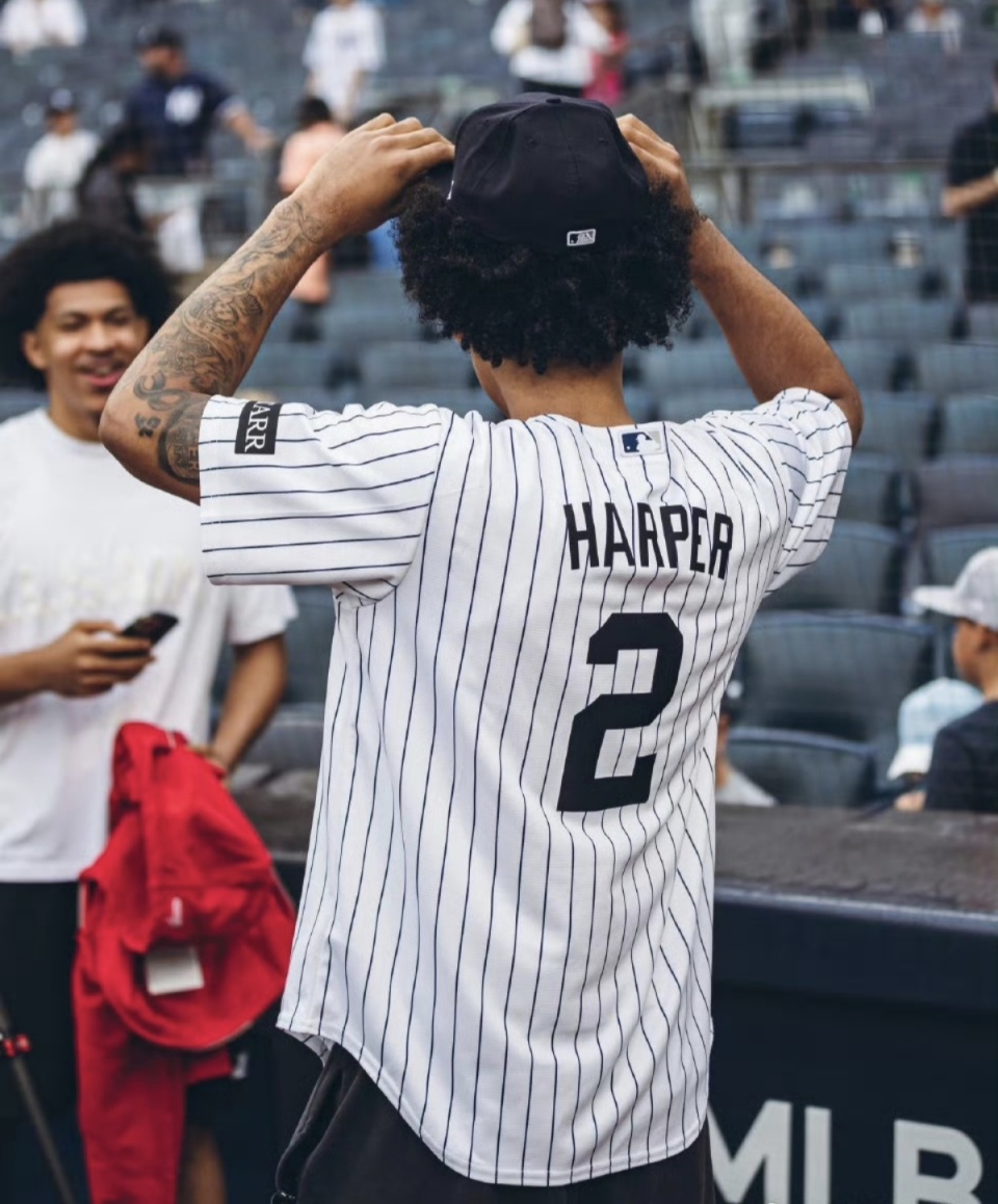 包含马刺轻取76人，汉密尔顿绝境逆转的词条