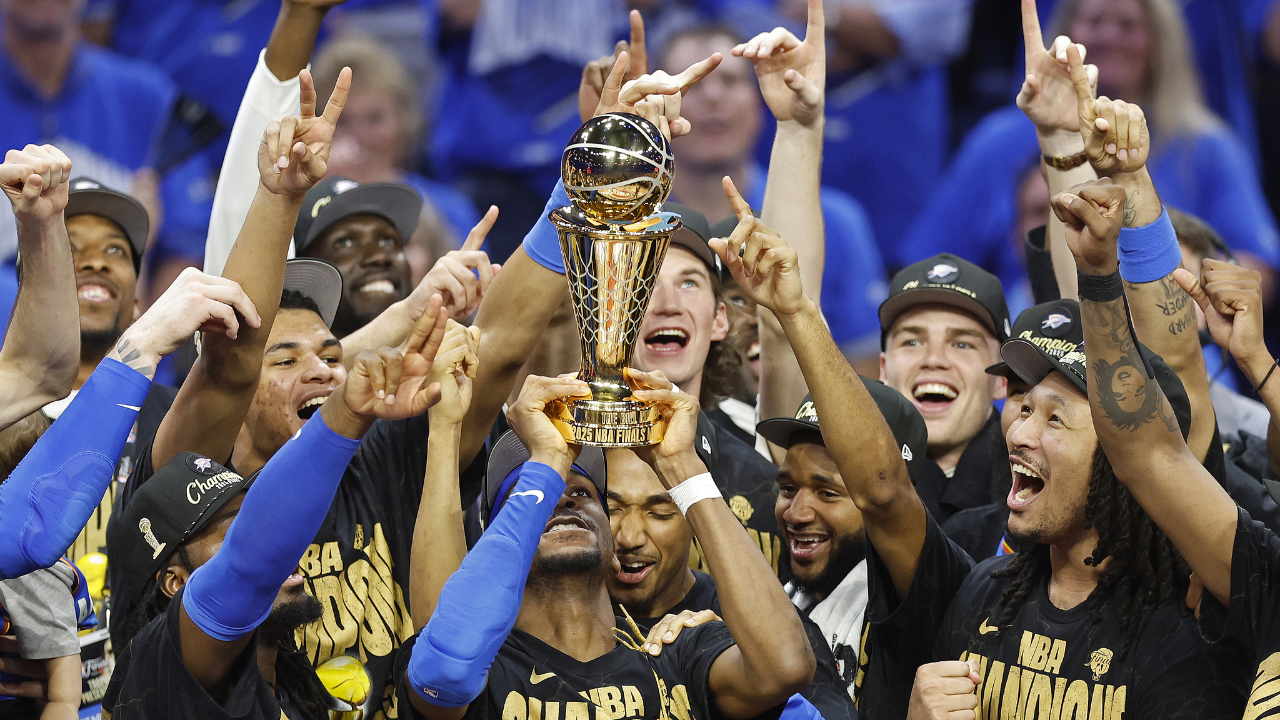 包含NBA决赛震撼开打，巅峰对决引爆全场的词条