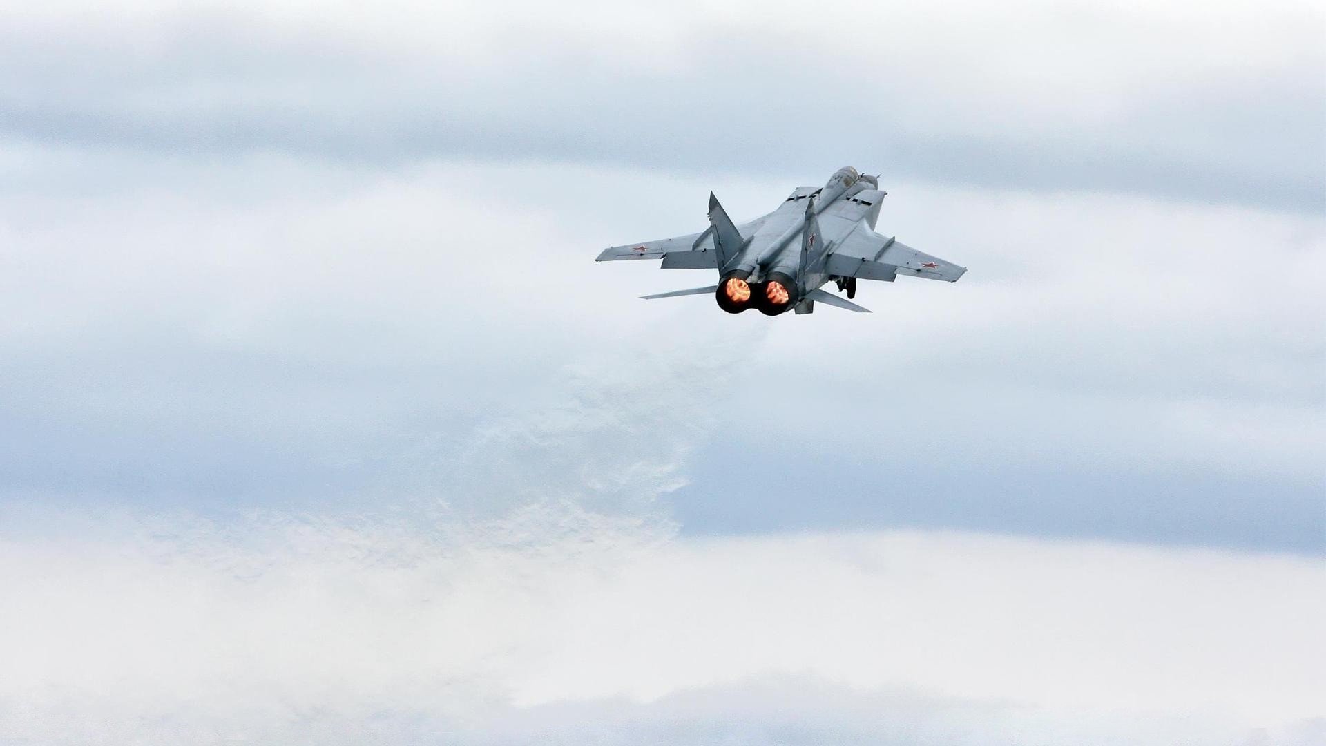 跨界巅峰战,浙江队硬撼76人,詹姆斯独扛大旗铸就传奇